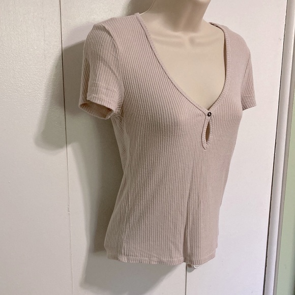 PROJECT SOCIAL Short Sleeve Tee Urban Outfitters Ribbed Keyhole Dusty Rose XS - Picture 3 of 13